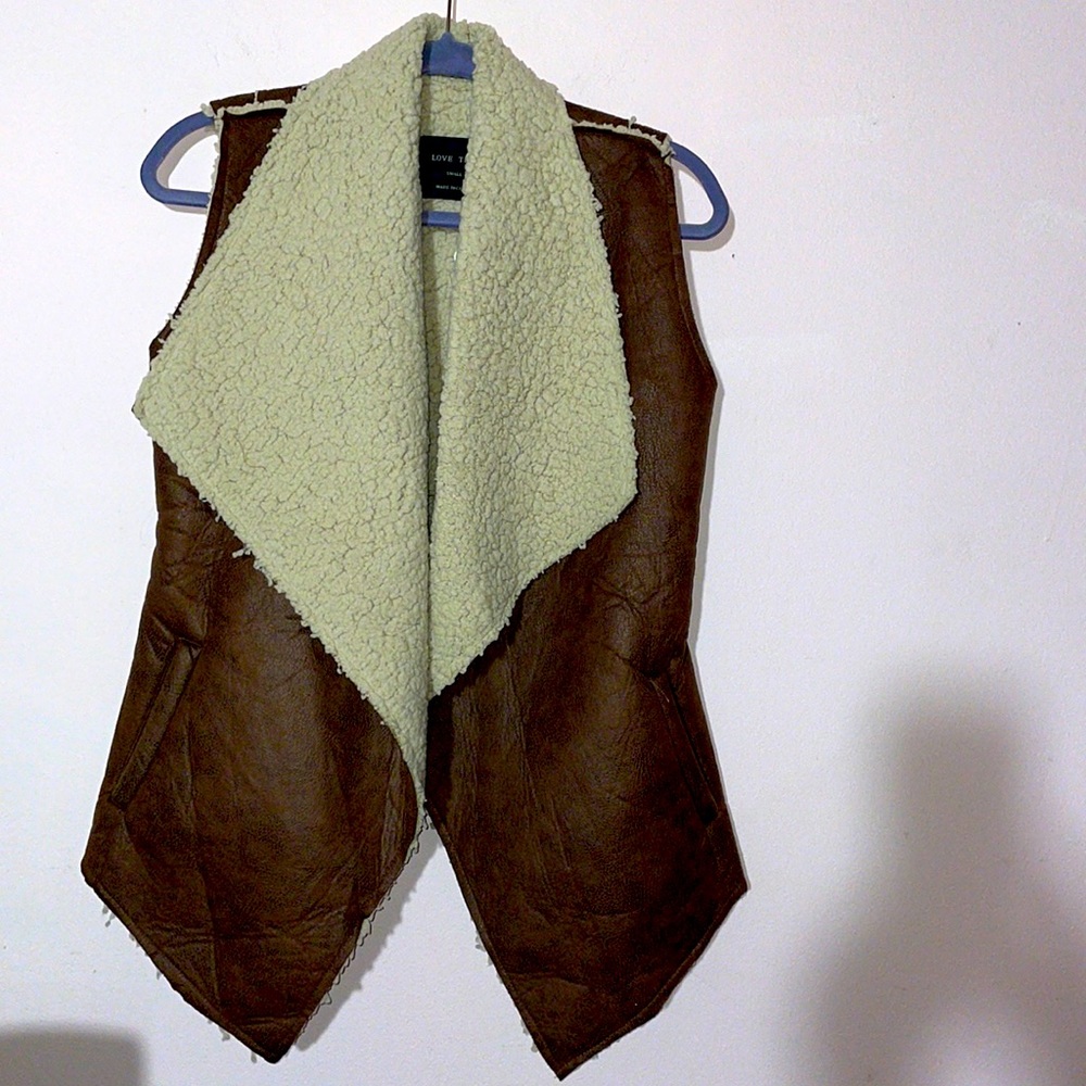 Love tree faux fur vest